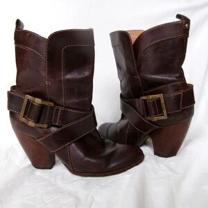 Elegant Brown Leather Heeled Boots